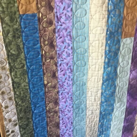 Handmade Quilt & 3 Pillows Set - Picture 5 of 14